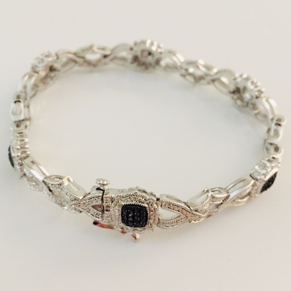 Classic Square Diamond Bracelet - Picture 5 of 8